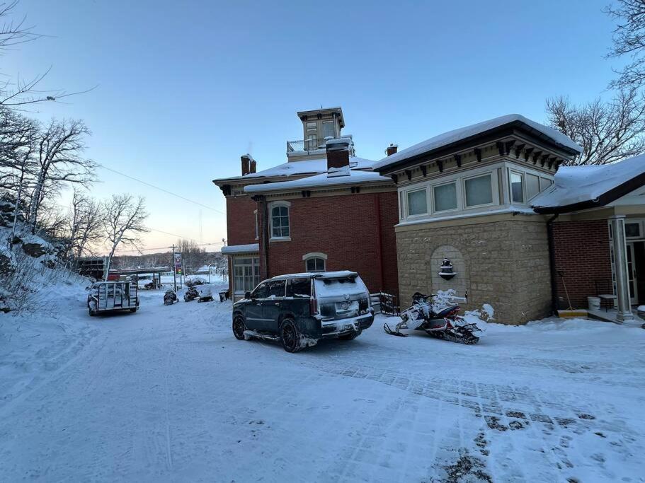 Merry Mansion East Dubuque Buitenkant foto