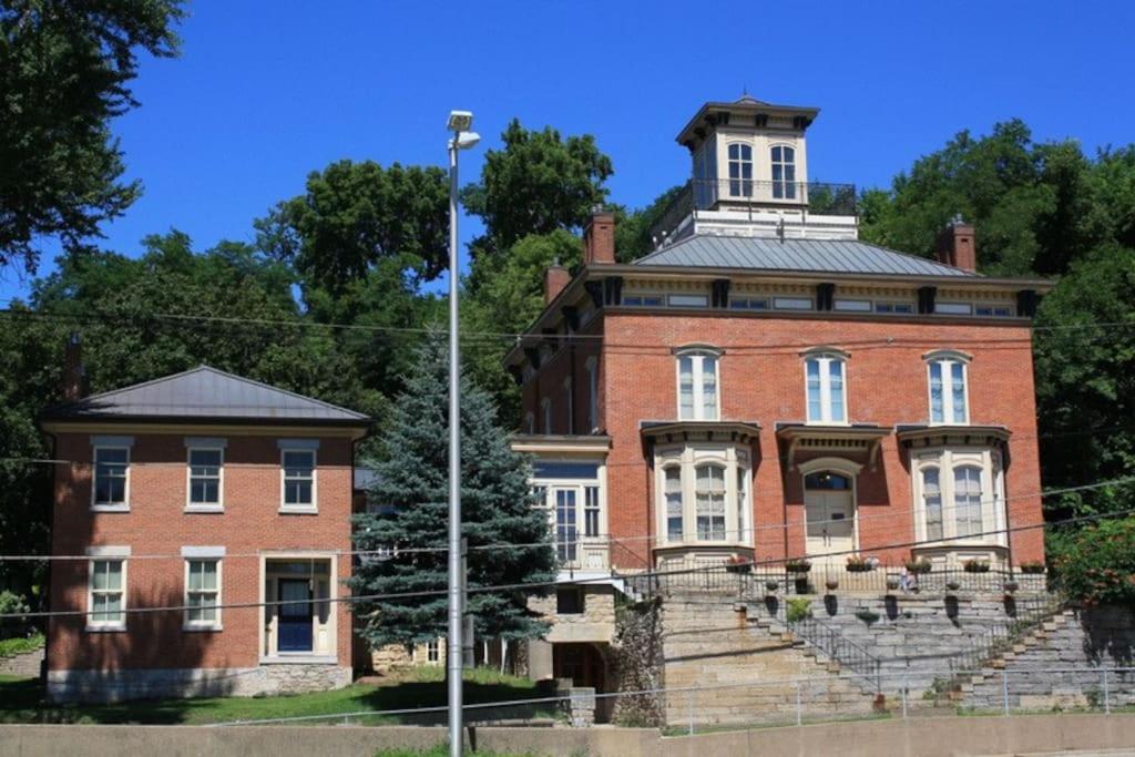 Merry Mansion East Dubuque Buitenkant foto