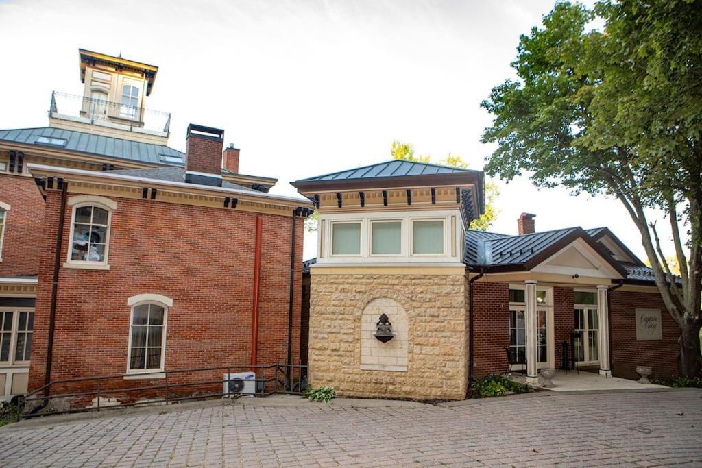 Merry Mansion East Dubuque Buitenkant foto