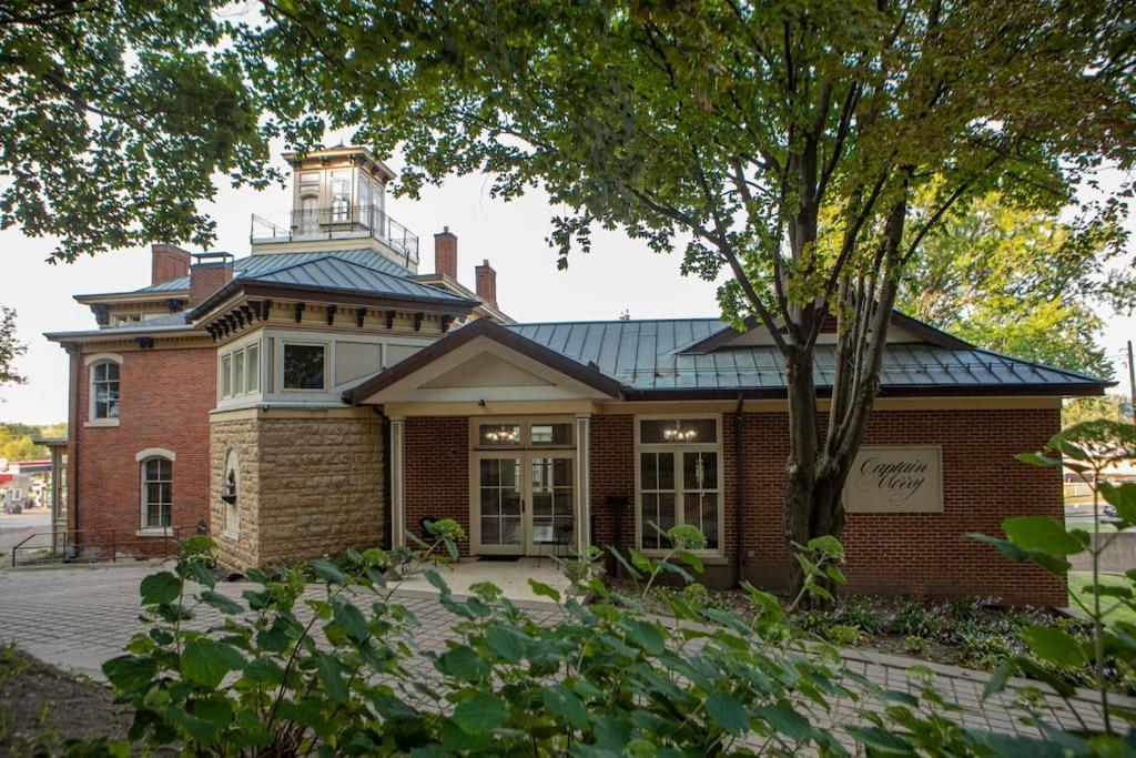 Merry Mansion East Dubuque Buitenkant foto